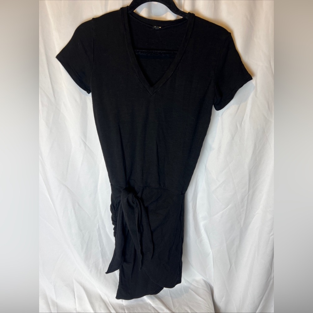 Monrow Black Tie-Front V-Neck Tee